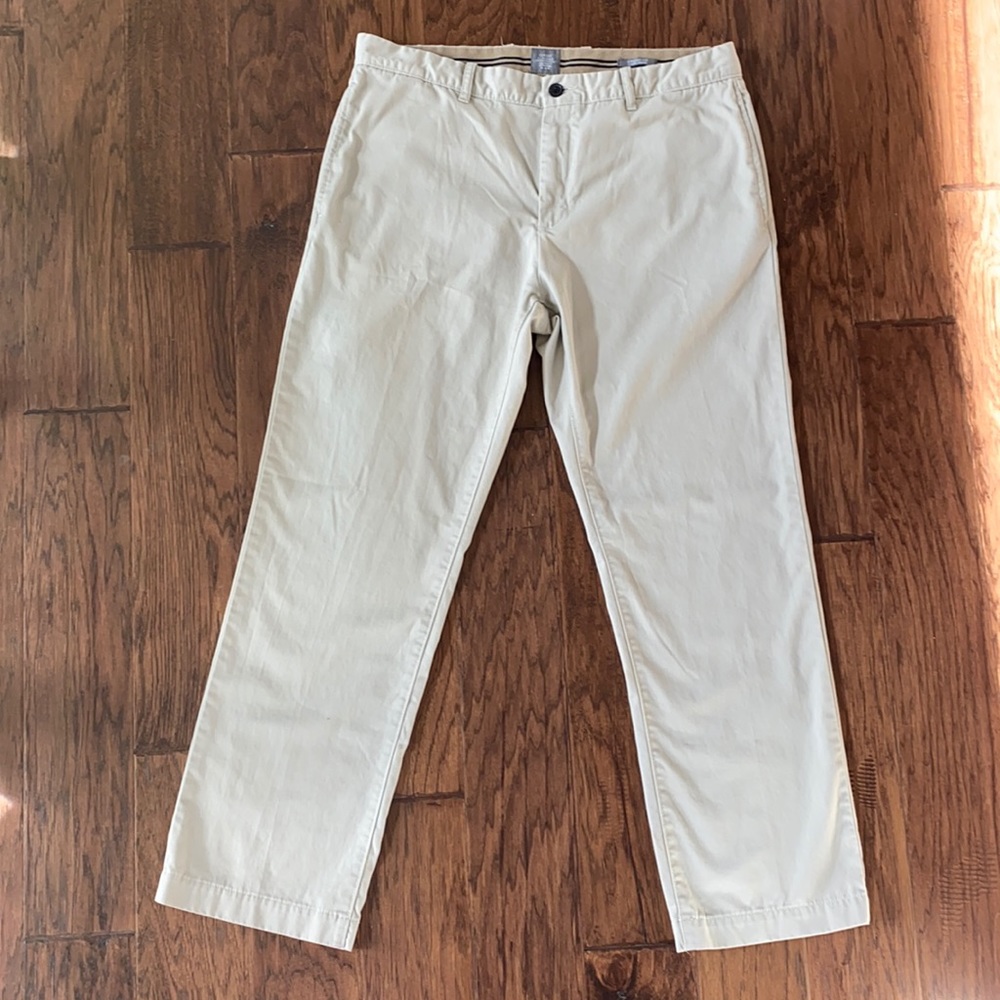 Men’s 38 Gap khakis